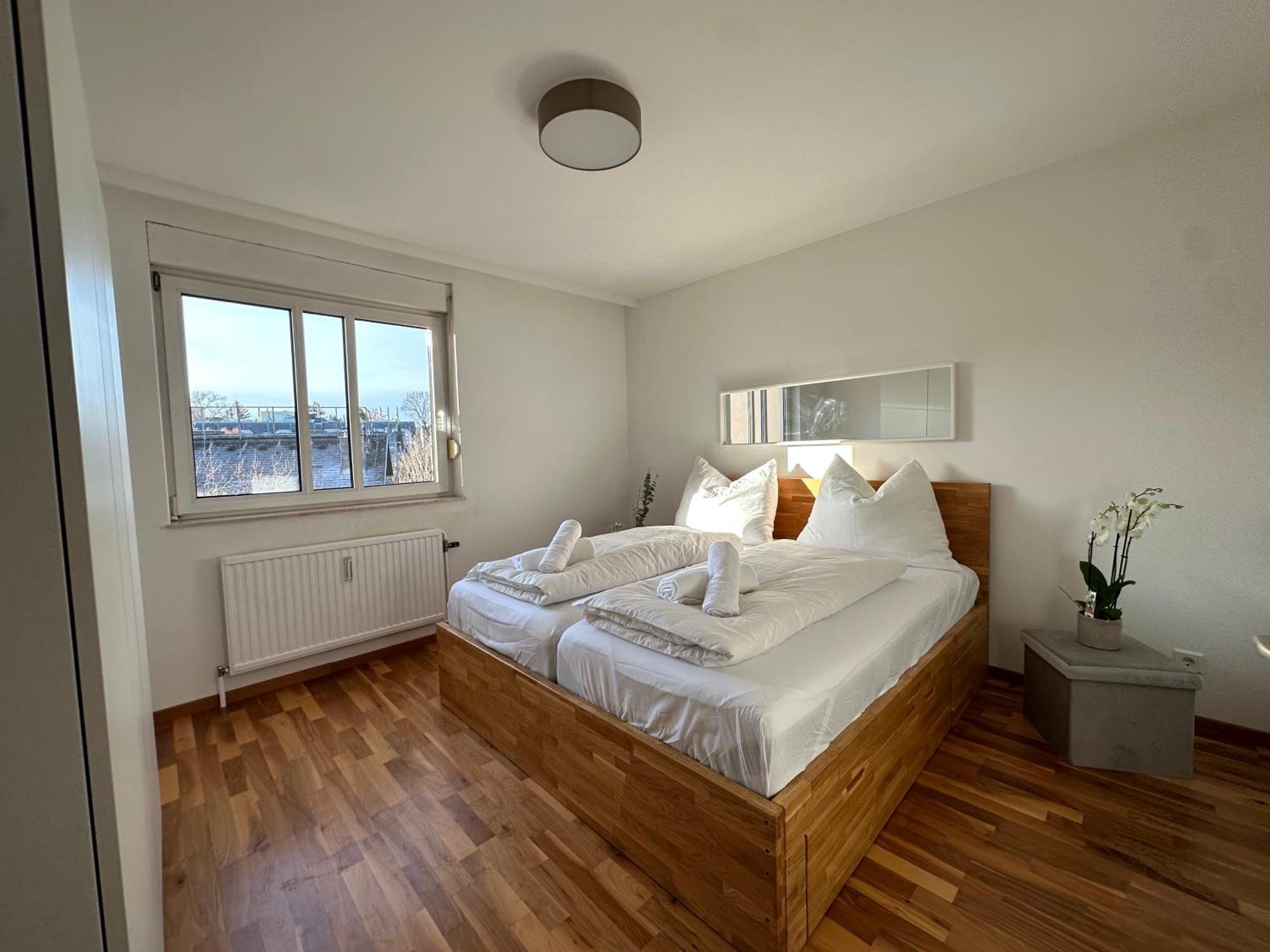 Bright & Stylish In - Newly Renovated, Center Easy To Reach